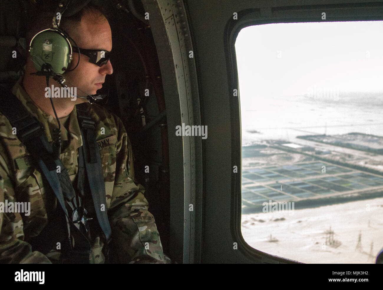 Uh 60 black hawk interior hi-res stock photography and images - Alamy