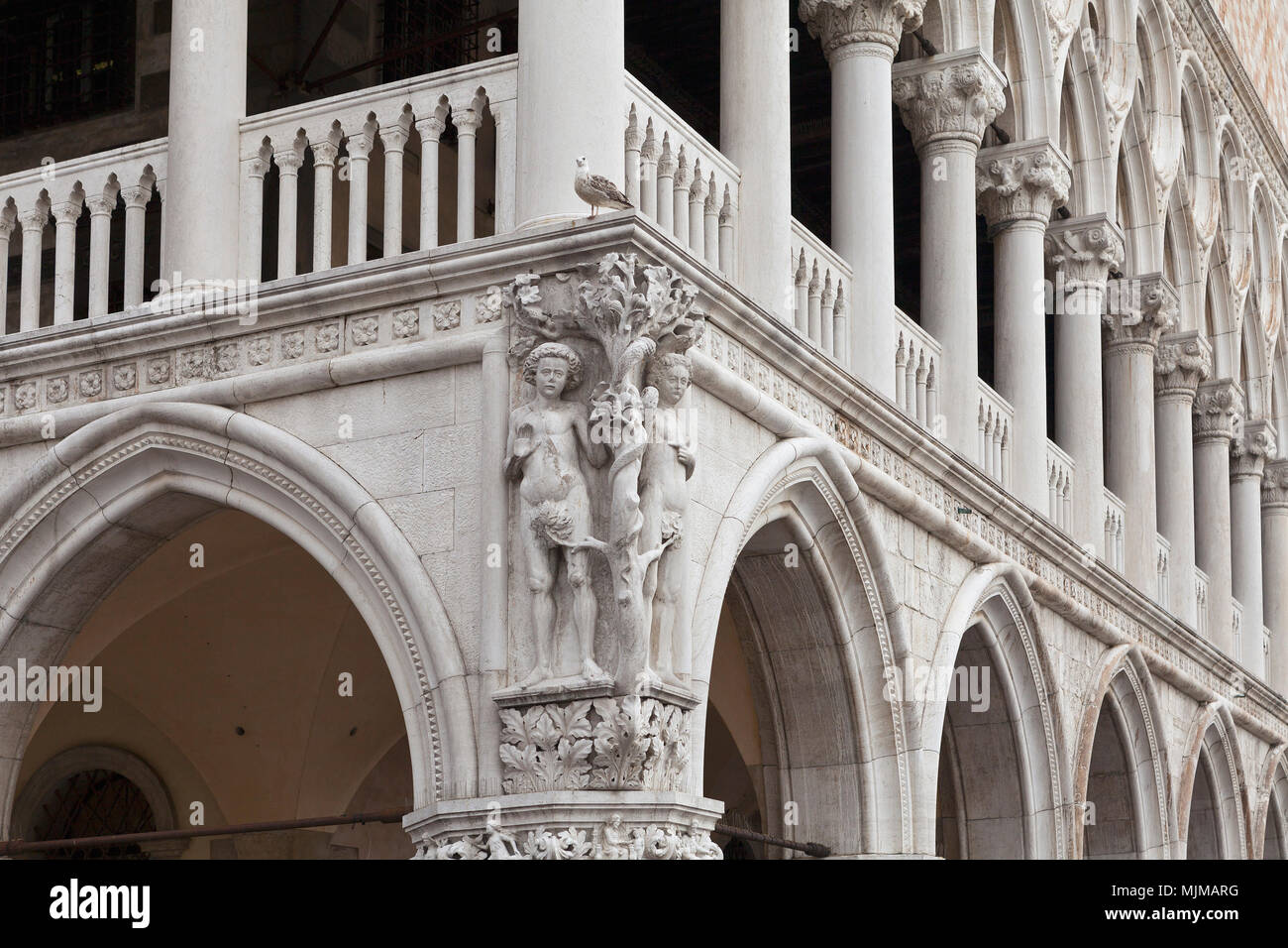 Corner detail doges palace hi-res stock photography and images - Alamy
