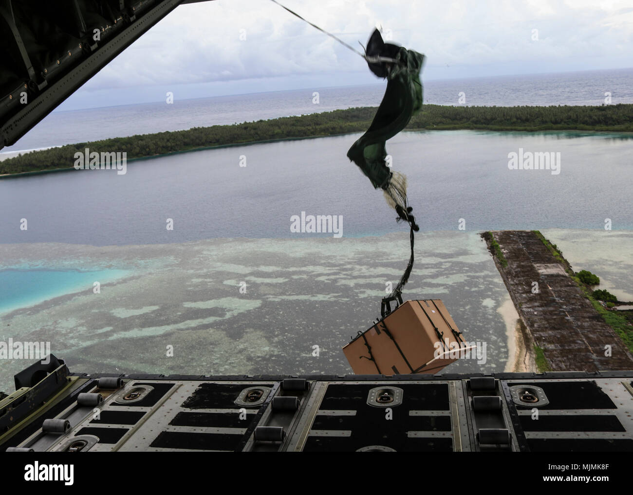 Precision resupply technique hi-res stock photography and images - Alamy