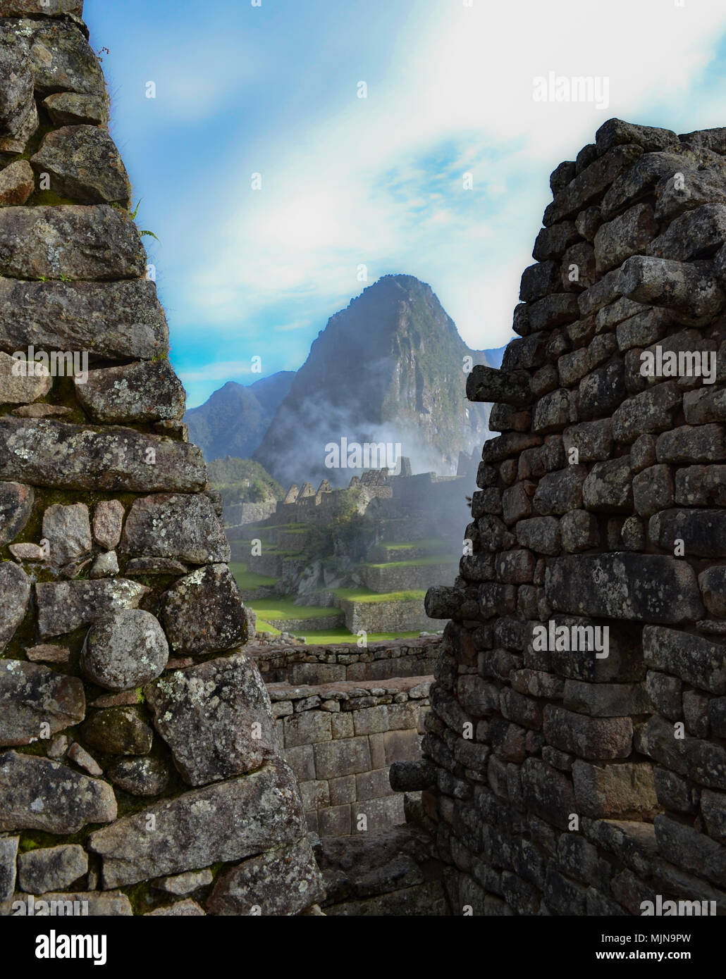 Huayna picchu machu picchu peru hi-res stock photography and images - Alamy