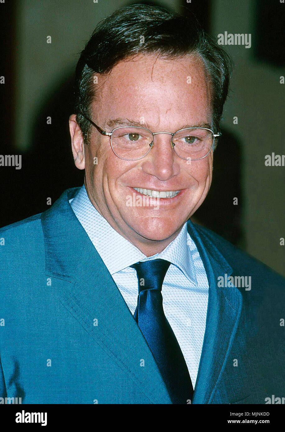 28 Apr 2000, Los Angeles, California, USA --- Original caption: Seventh Annual Race to erase MS. Celebrities Dustin Hoffman, Sylvester Stallone, (Natalie Cole), Christian Slater, Wyclef Jean, Sidney Poitier, at Century Plaza, Century City. The 7th race to ease MS presented by Tommy Hilfiger and VH 1. Gala dinner benefiting the Nancy Davis Foundation for Multiple Sclerosis. The event honors also Montel Williams, who will received the 1st ever award. [?] --- ' Tsuni / - 'Tom Arnold  238 Tom Arnold  238 one person, Vertical, Best of, Hollywood Life, Event in Hollywood Life - California,  Red Carp Stock Photo