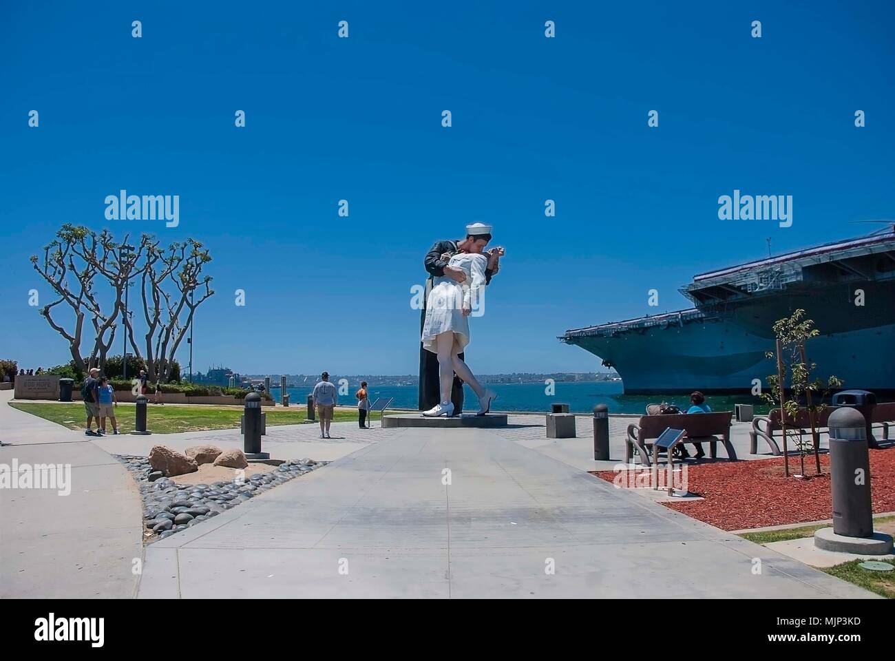 The Unconditional Surrender sculpture on the waterfront in San Diego