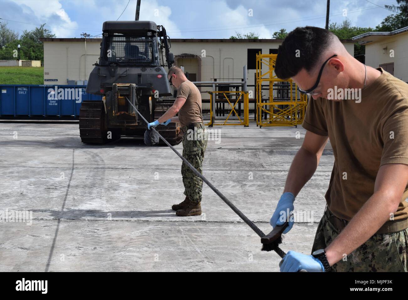 CAMP COVINGTON, Guam (Dec. 13, 2017) Construction Mechanic 3rd Class