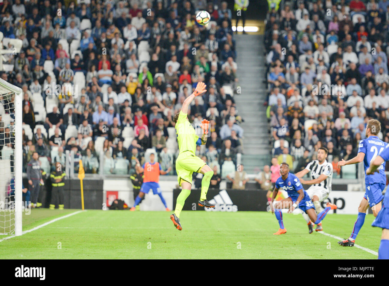 Turin, Italy, 5 May 2018. Antonio Mirante (Bologna FC),during the Serie