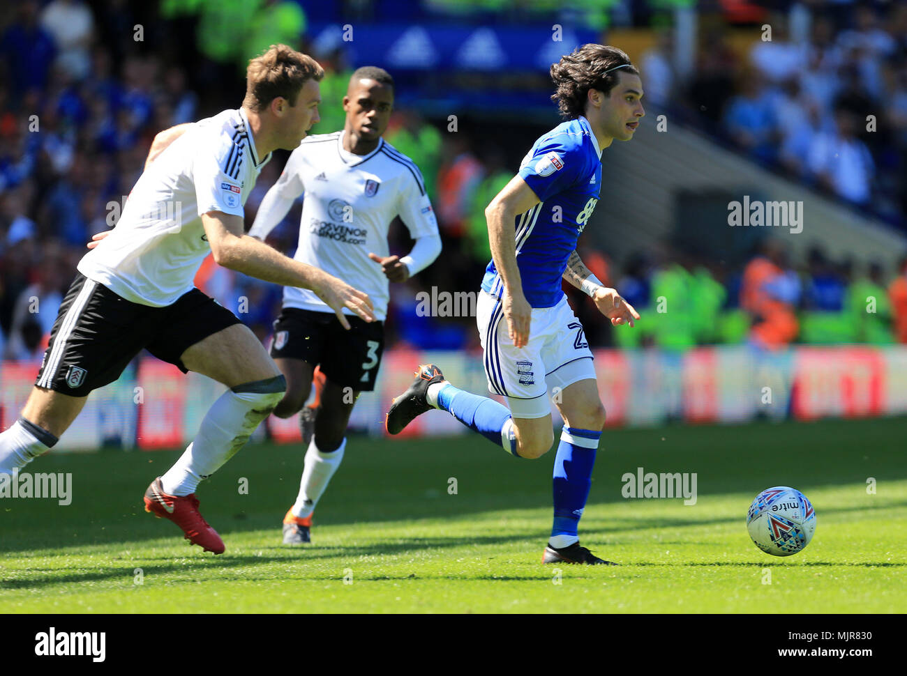 Birmingham, UK, 6 May 2018. Jota of Birmingham City moves away with the ball. EFL Skybet championship match, Birmingham City v Fulham at St. Andrews Stadium in Birmingham on Sunday 6th May 2018.  this image may only be used for Editorial purposes. Editorial use only, license required for commercial use. No use in betting, games or a single club/league/player publications. pic by Paul Roberts/Andrew Orchard sports photography/Alamy Live news Credit: Andrew Orchard sports photography/Alamy Live News Stock Photo