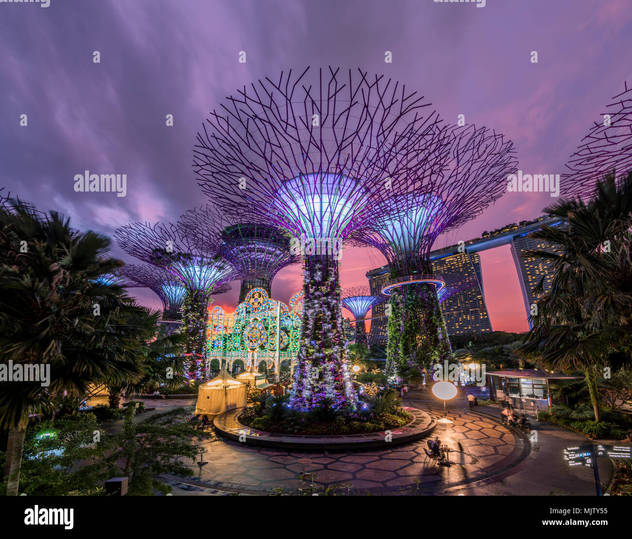 Christmas Wonderland At Gardens By The Bay It Is Biggest Yuletide Fair In Singapore The Fair Grounds Will Offer Various Activities For Visitors Stock Photo Alamy Christmas Wonderland At Gardens By The Bay It Is Biggest Yuletide Fair In Singapore The Fair Grounds Will Offer Various Activities For Visitors Stock Photo Alamy