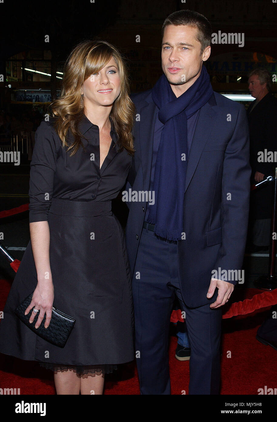 Brad Pitt and Jennifer Aniston arriving at the premiere of ' Along Came Polly ' at the Chinese Theatre in Los Angeles. january 12, 2004.          -            AnistonJenn PittBrad031.JPG           -              AnistonJenn PittBrad031.JPGAnistonJenn PittBrad031  Event in Hollywood Life - California,  Red Carpet Event, Vertical, USA, Film Industry, Celebrities,  Photography, Bestof, Arts Culture and Entertainment, Topix Celebrities fashion /  from the Red Carpet-, Vertical, Best of, Hollywood Life, Event in Hollywood Life - California,  Red Carpet , USA, Film Industry, Celebrities,  movie cele Stock Photo