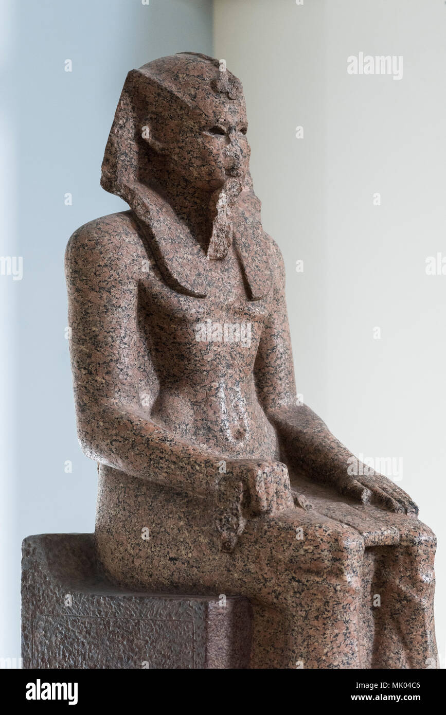 London. England. British Museum. Statue of Egyptian Pharaoh Sobekemsaf I wearing a Nemes, from Karnak (Thebes), Egypt. 17th Dynasty, about 1600 BC, Se Stock Photo