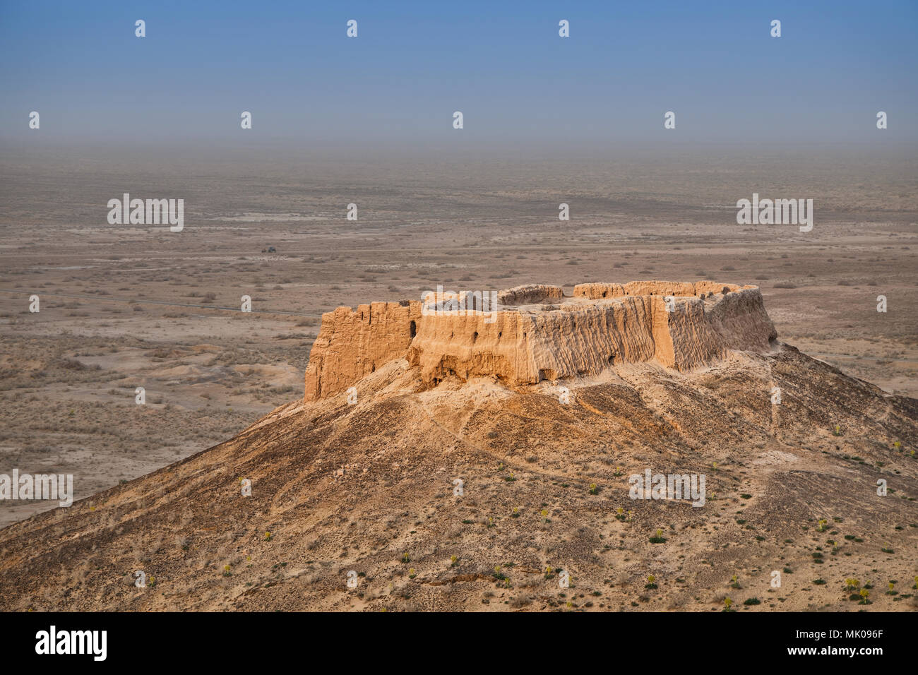 Ayaz Kala #2 - small hilltop mud-brick fort in Kyzylkum desert, Uzbekistan Stock Photo