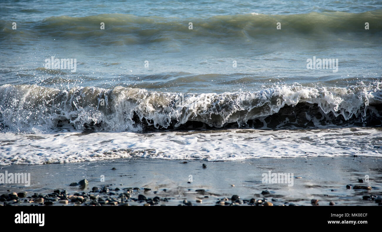 Tranquil seaside smooth flowing waves hi-res stock photography and ...
