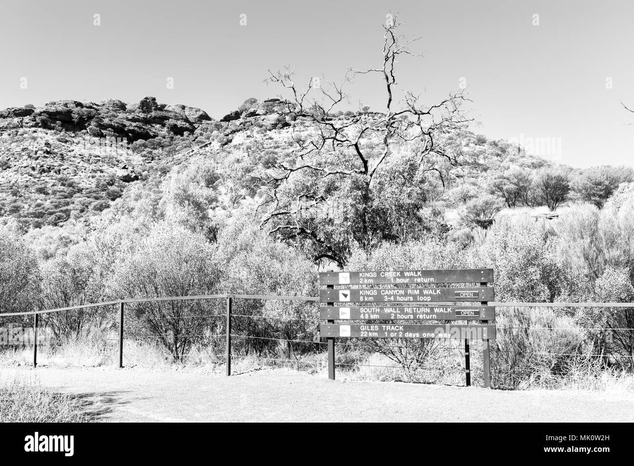 Australia outback aboriginal Black and White Stock Photos & Images - Alamy