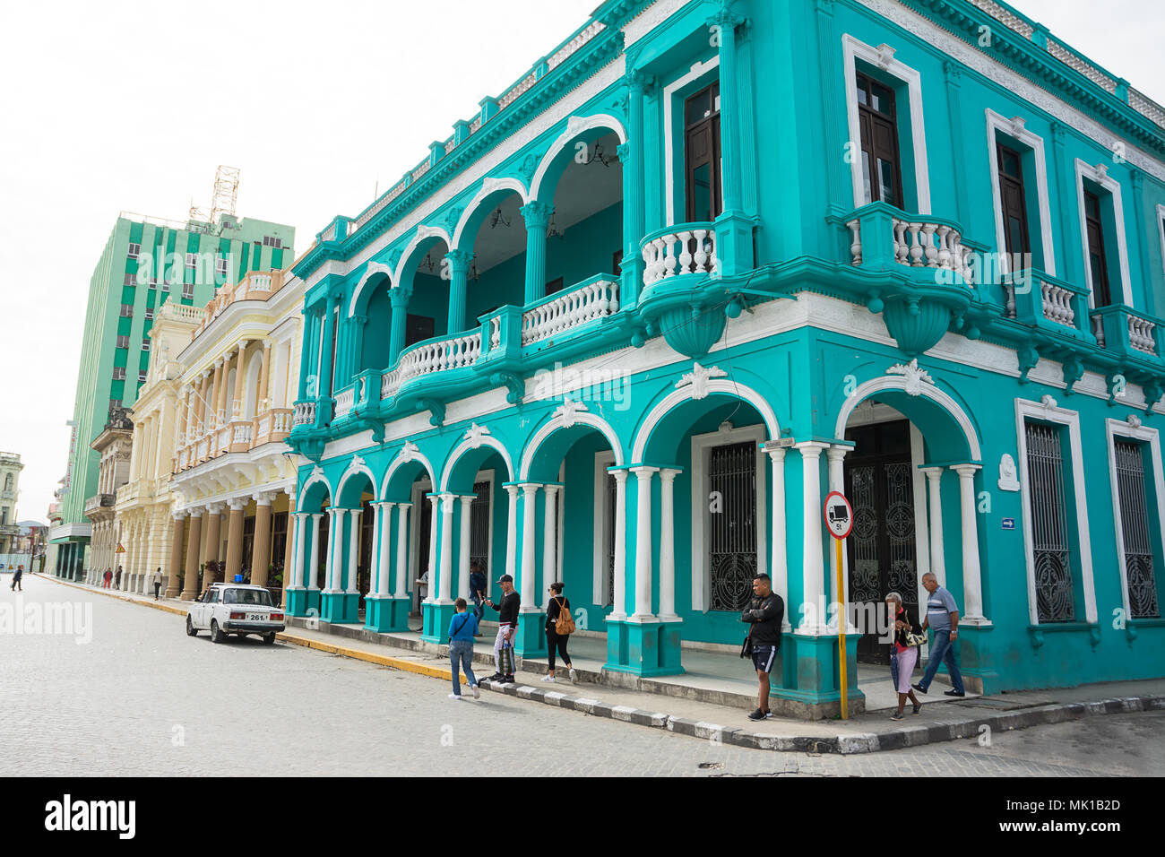 Santa Clara, Cuba - 10 dicembre 2017:  arcades of a neoclassical building in Santa Clara (Cuba) Stock Photo