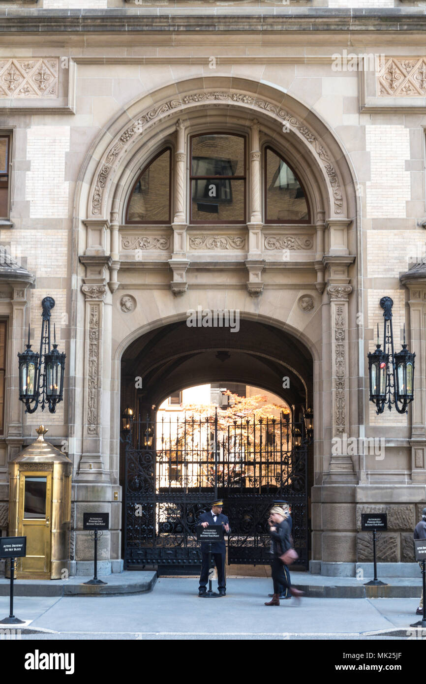 The Dakota Co-op Apartment House, Central Park West, NYC Stock Photo