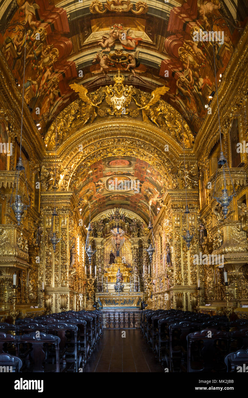 The interior of the 18th Century Portuguese rococo church of Sao Francisco da Penitencia (St Francis of Penitence) carved by Francisco Xavier de Brito Stock Photo