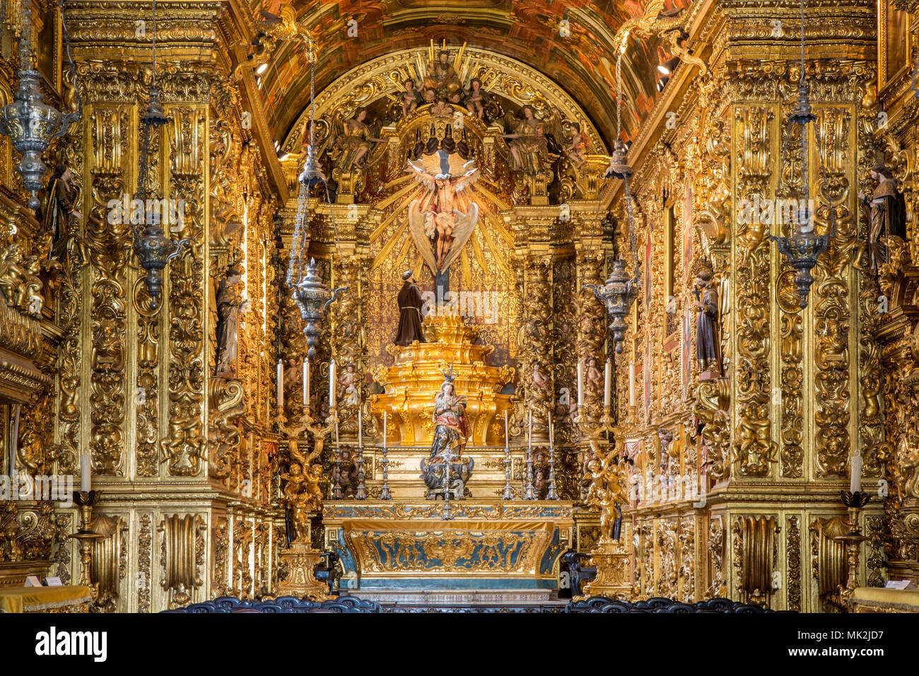 The interior of the 18th Century Portuguese rococo church of Sao Francisco da Penitencia (St Francis of Penitence) carved by Francisco Xavier de Brito Stock Photo