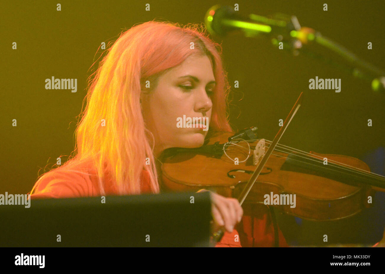 Milwaukee, Wisconsin, USA. 5th May, 2018. Violinist Lisa Molinaro of the alternative band Modest Mouse performs at the Eagles Ballroom in Milwaukee, Wisconsin. Ricky Bassman/CSM/Alamy Live News Stock Photo