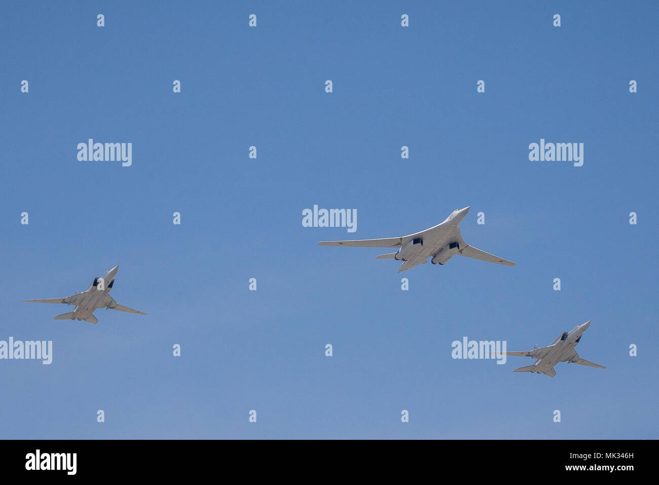 Moscow, Russia. 4th May, 2018. Russian Air Force Tupolev Tu-160 strategic bomber and a Tupolev Tu-22M3 strike bomber aircraft fly in formation during a rehearsal of the upcoming Victory Day air show marking the 73rd anniversary of the victory over Nazi Germany in the 1941-45 Great Patriotic War, the Eastern Front of World War II. Credit: Victor Vytolskiy/Alamy Live News Stock Photo