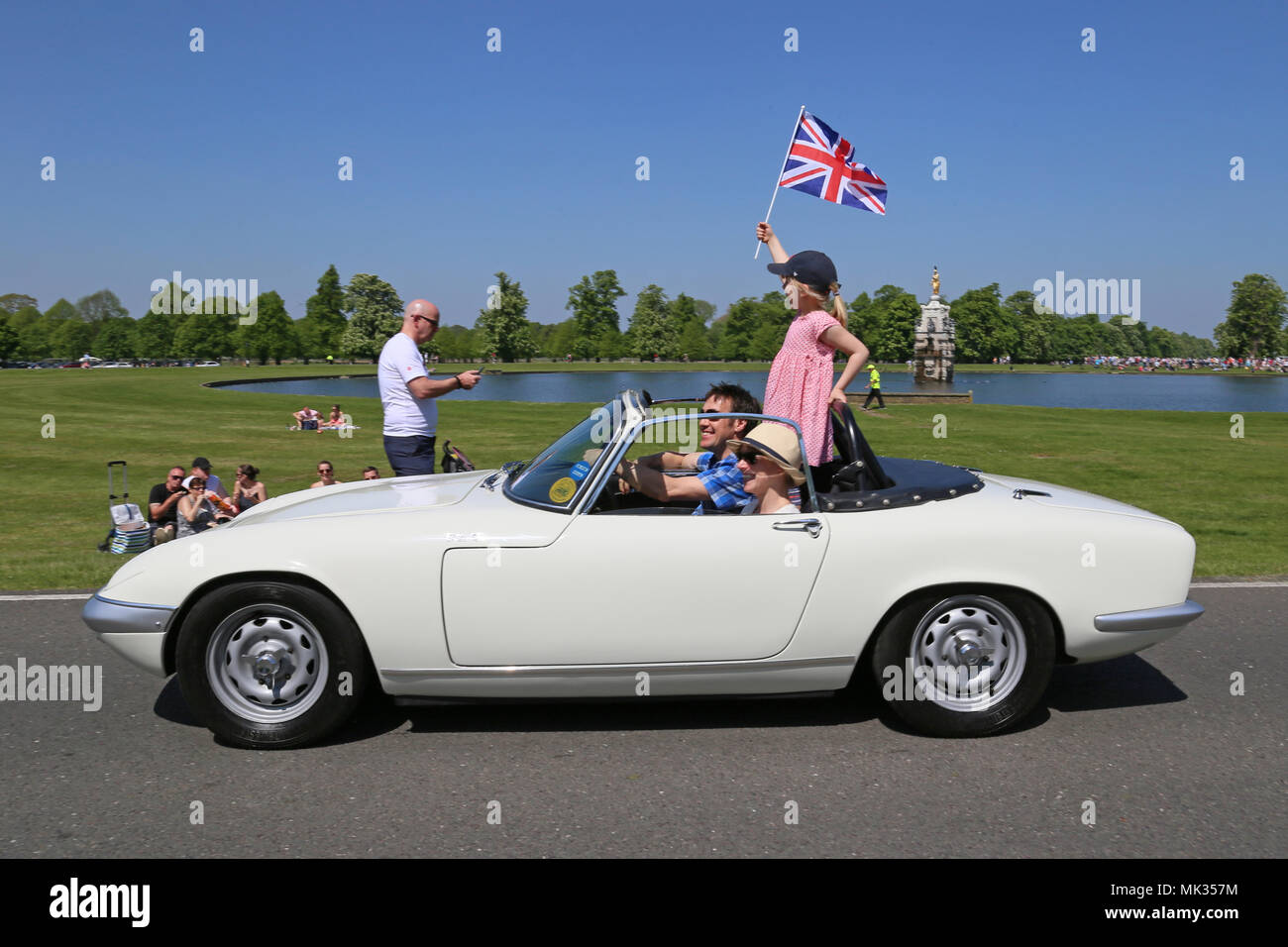 Lotus Elan S3 (1965-1968). Chestnut Sunday, 6th May 2018. Bushy Park, Hampton Court, London Borough of Richmond upon Thames, England, Great Britain, United Kingdom, UK, Europe. Vintage and classic vehicle parade and displays with fairground attractions and military reenactments. Credit: Ian Bottle/Alamy Live News Stock Photo