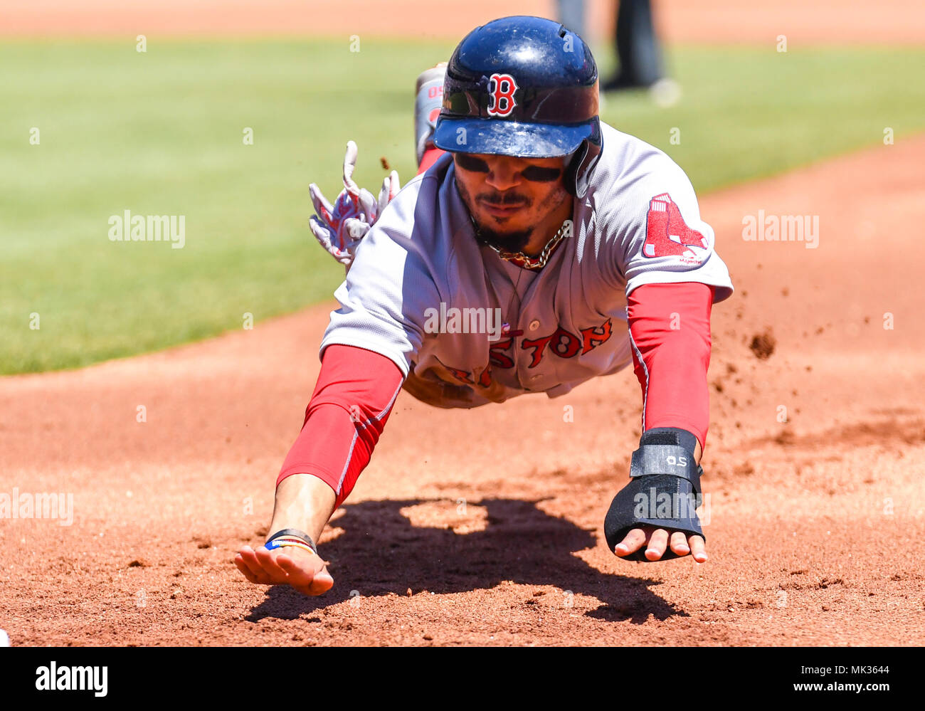 Base run. Base run