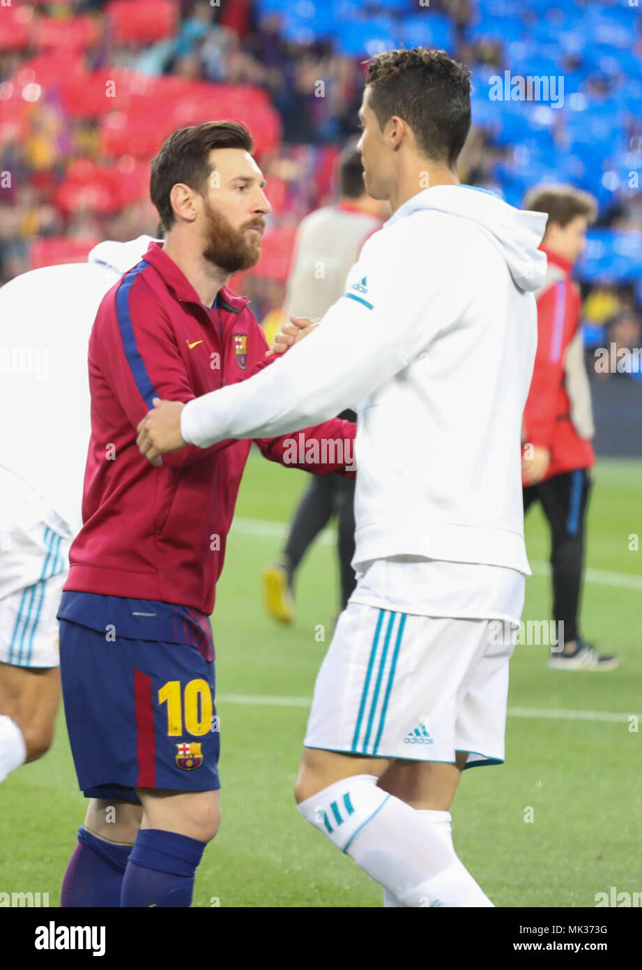 Barcelona, Spain. 6th May, 2018. Lionel Messi (FC Barcelone ) and Cristiano Ronaldo (Real Madrid) during the Spanish championship Liga football match between FC Barcelona and Real Madrid on May 6, 2018 at Camp Nou stadium in Barcelona, Spain - Photo Laurent Lairys / DPPI Credit: Laurent Lairys/Agence Locevaphotos/Alamy Live News Stock Photo