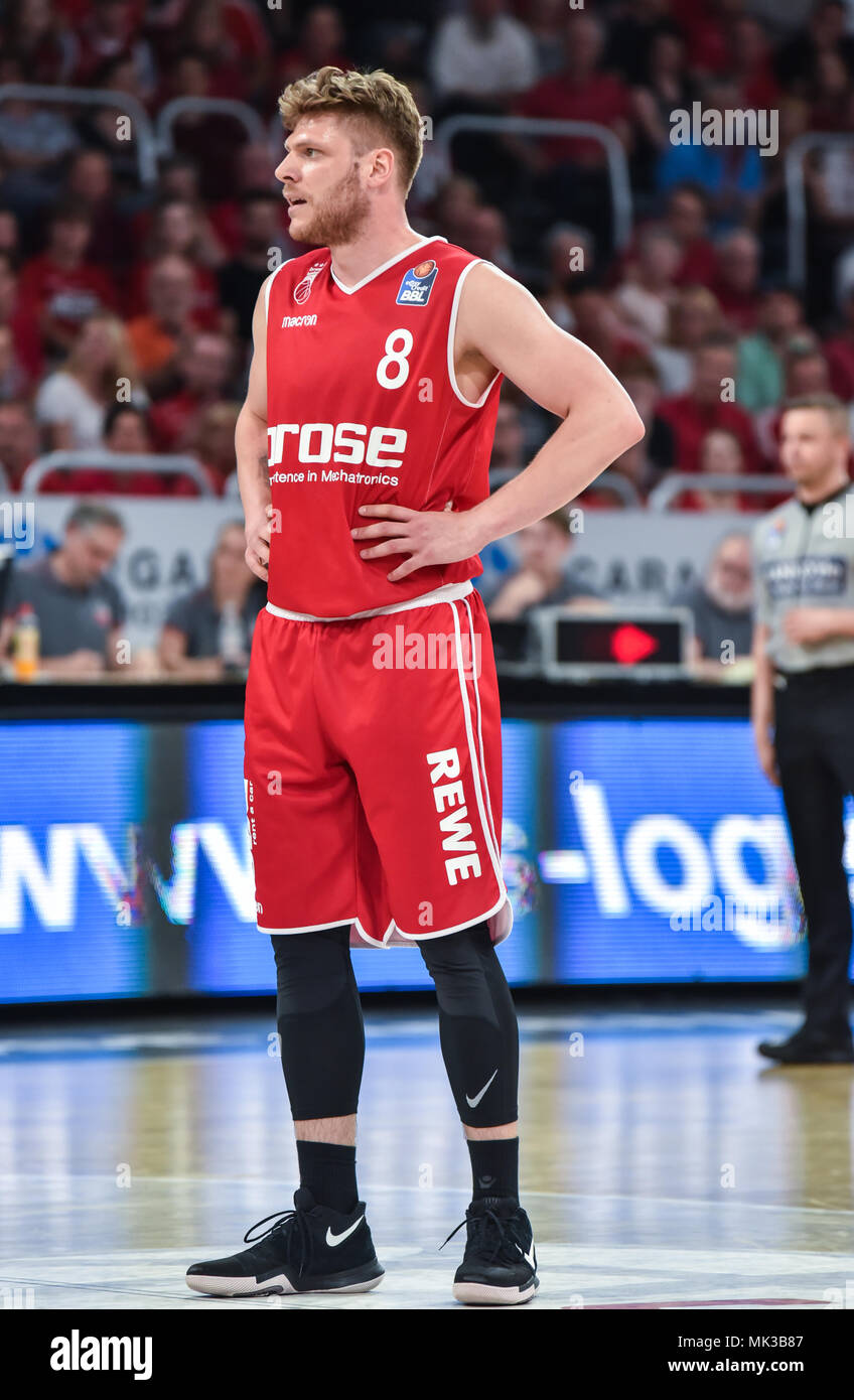 Germany, Bamberg, Brose Arena - 06 May 2018 - Basketball, 1.Bundesliga, BBL  Playoffs - Brose Bamberg vs. Telekom Baskets Bonn - Image: Lucca Staiger  (Brose Bamberg, #8) Alamy Live News/ Foto: Ryan Evans Stock Photo - Alamy