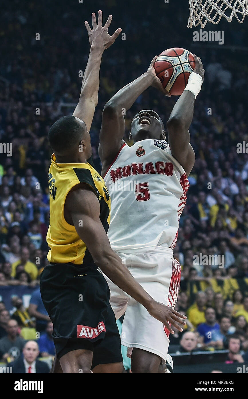 06 May 2018, Greece, Athens: Basketball, Champions League, AS Monaco vs AEK  Athens, Final: Monaco's Amara Sy (R) in action against Athens' Mike Green.  Photo: Angelos Tzortzinis/dpa Stock Photo - Alamy