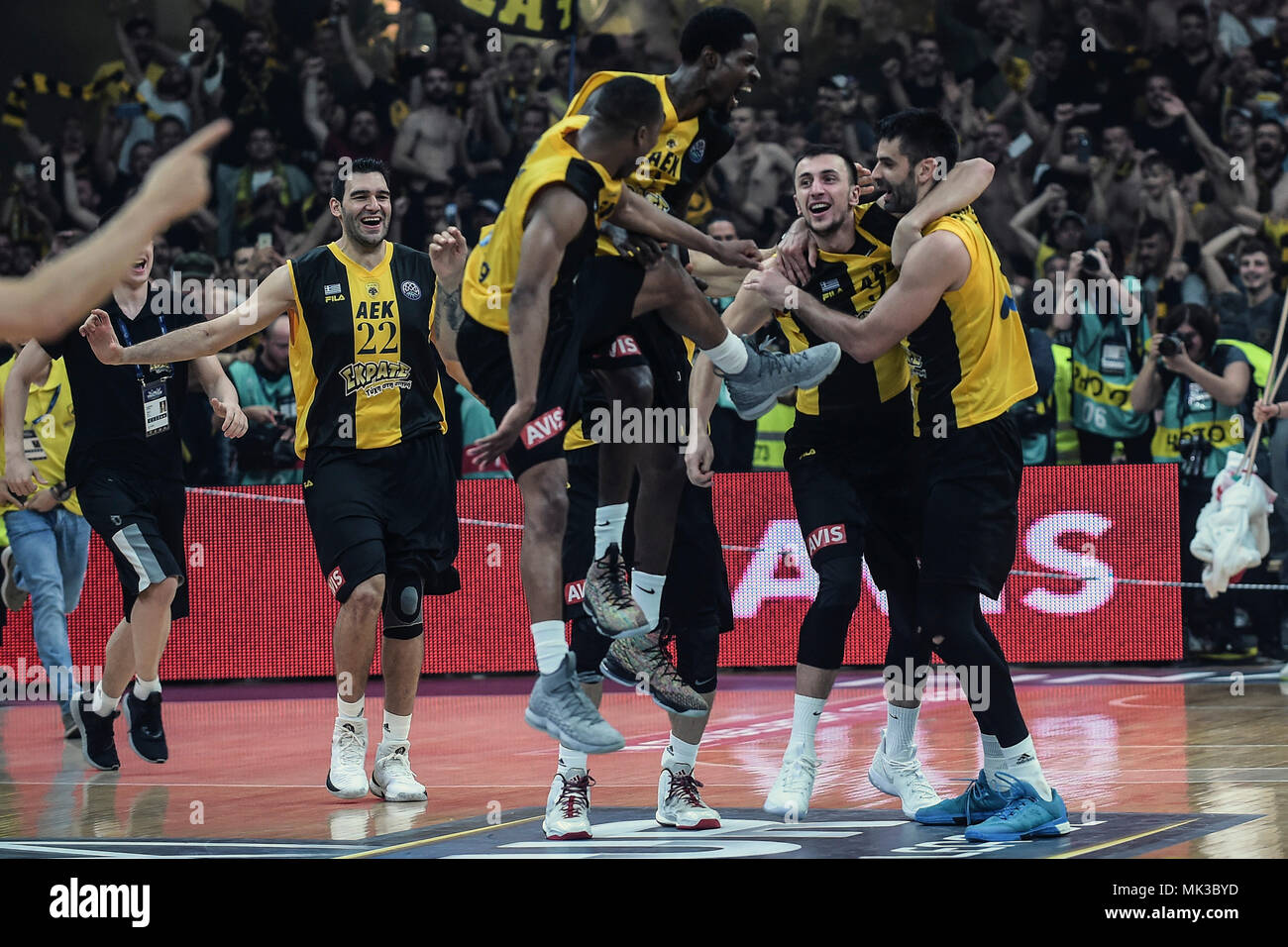 Athens, Greece. 06th May, 2018. 06 May 2018, Greece, Athens: Basketball, Champions  League, AS Monaco vs AEK Athens, Final: Athens' players celebrate their  victory after the match. Credit: Angelos Tzortzinis/dpa/Alamy Live News
