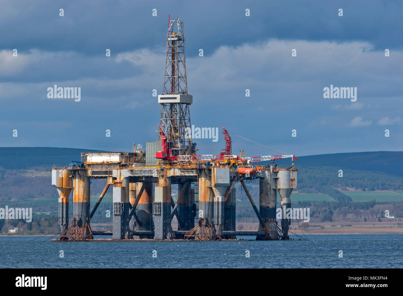 CROMARTY FIRTH SCOTLAND  OIL PLATFORM OR DECOMMISSIONED OIL RIG LYING OFF INVERGORDON Stock Photo