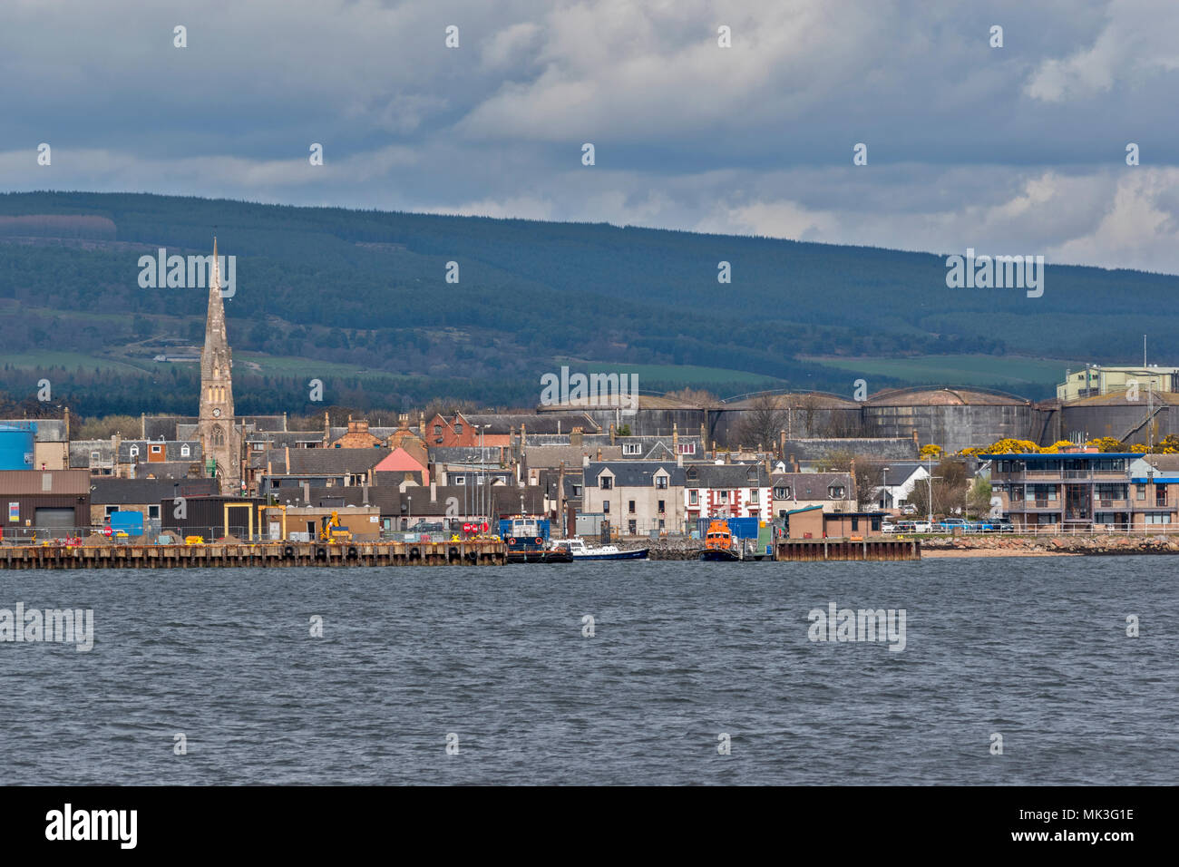 CROMARTY FIRTH SCOTLAND INVERGORDON TOWN FROM THE CROMARTY SIDE OF THE FIRTH Stock Photo