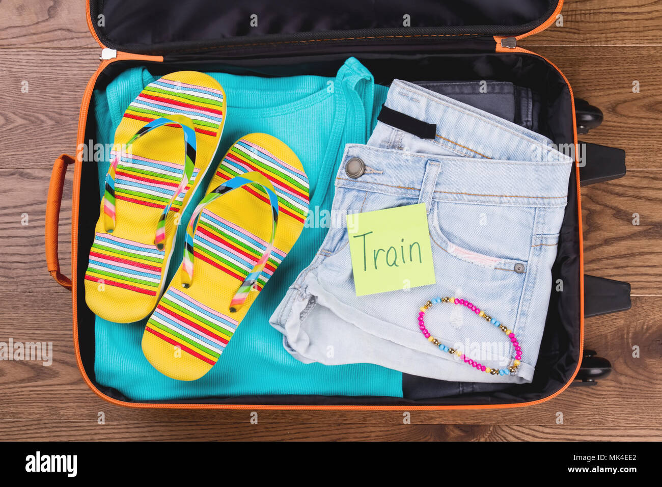 flat top opening luggage