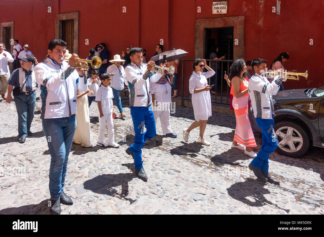 Mexico music band hi-res stock photography and images - Alamy