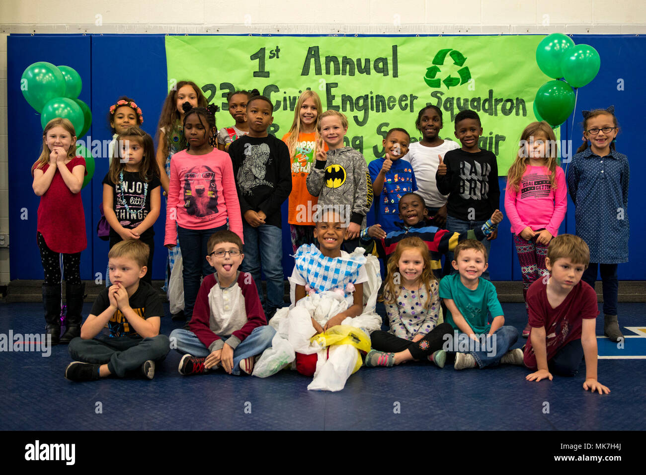 Children recycle center hi-res stock photography and images - Alamy
