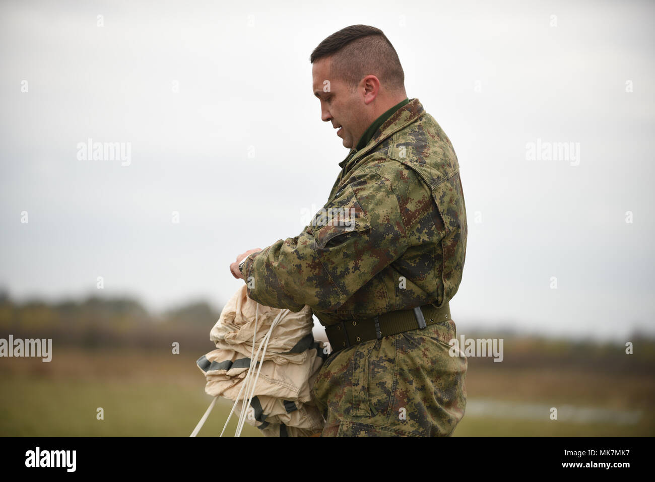 How many lines do parachute paratroopers have How many lines do parachute paratroopers have