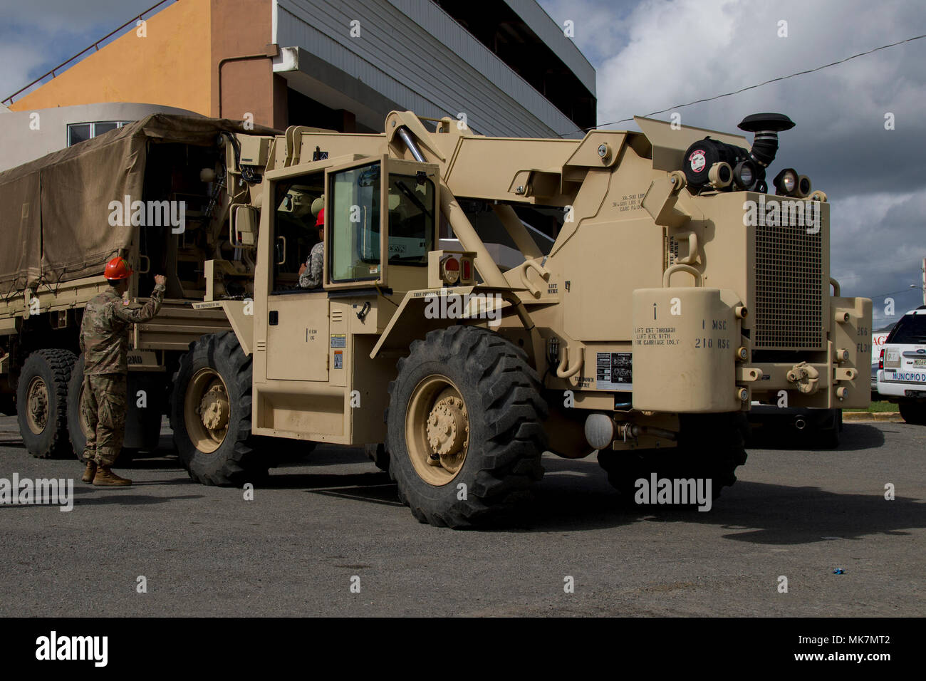 Telehandler loading hi-res stock photography and images - Alamy