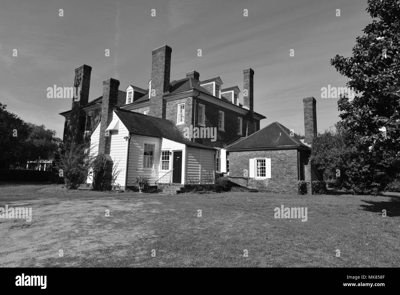 Large old mansion in Black and White Stock Photos & Images - Alamy