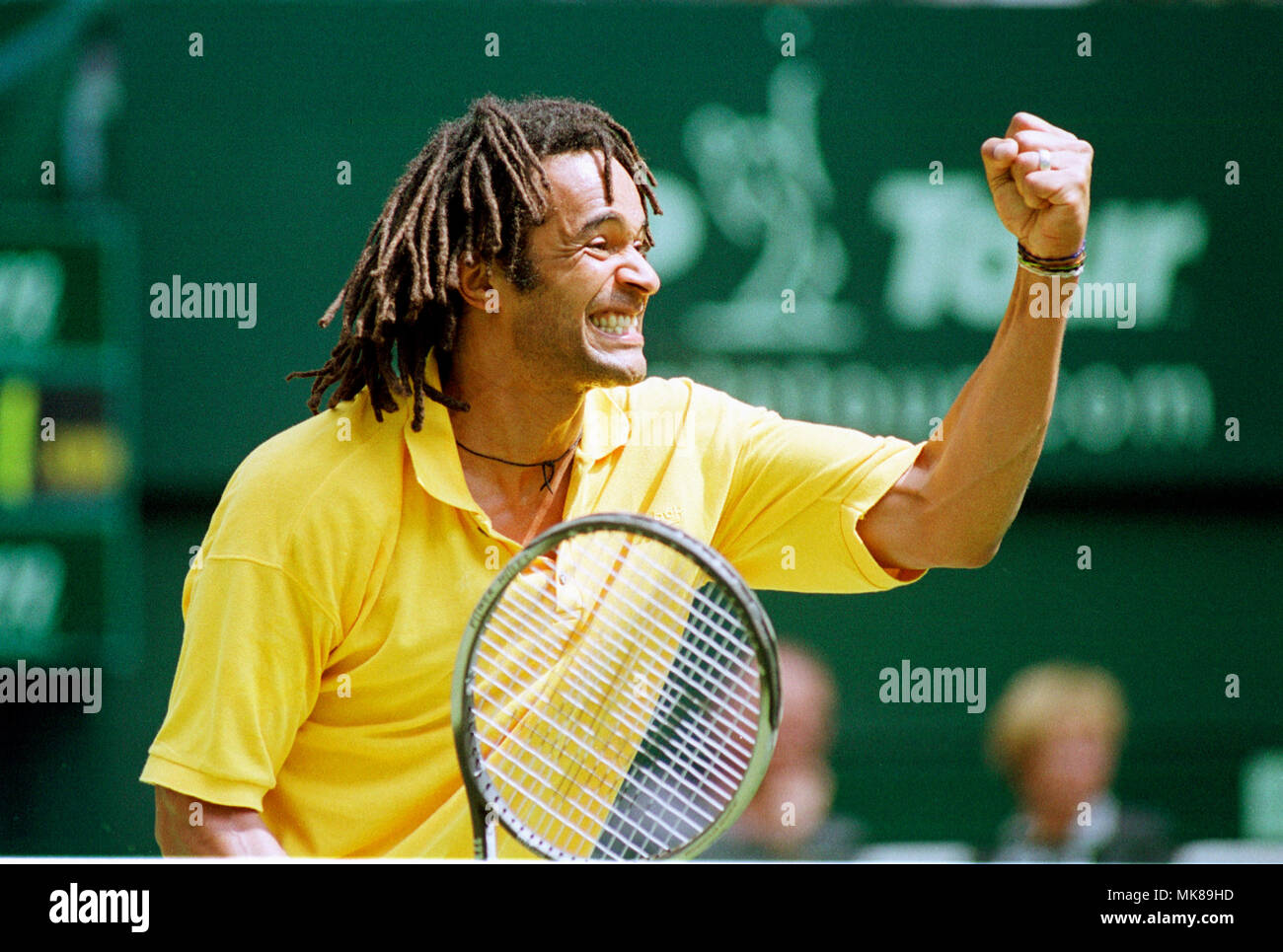 Tennis, Gerry Weber Open Halle Germany 13.6.99, Showmatch Bjšrn  (Bjorn,Bjoern) Borg (SWE) vs Yannick Noah (FRA) ---Yannick Noah (FRA Stock  Photo - Alamy