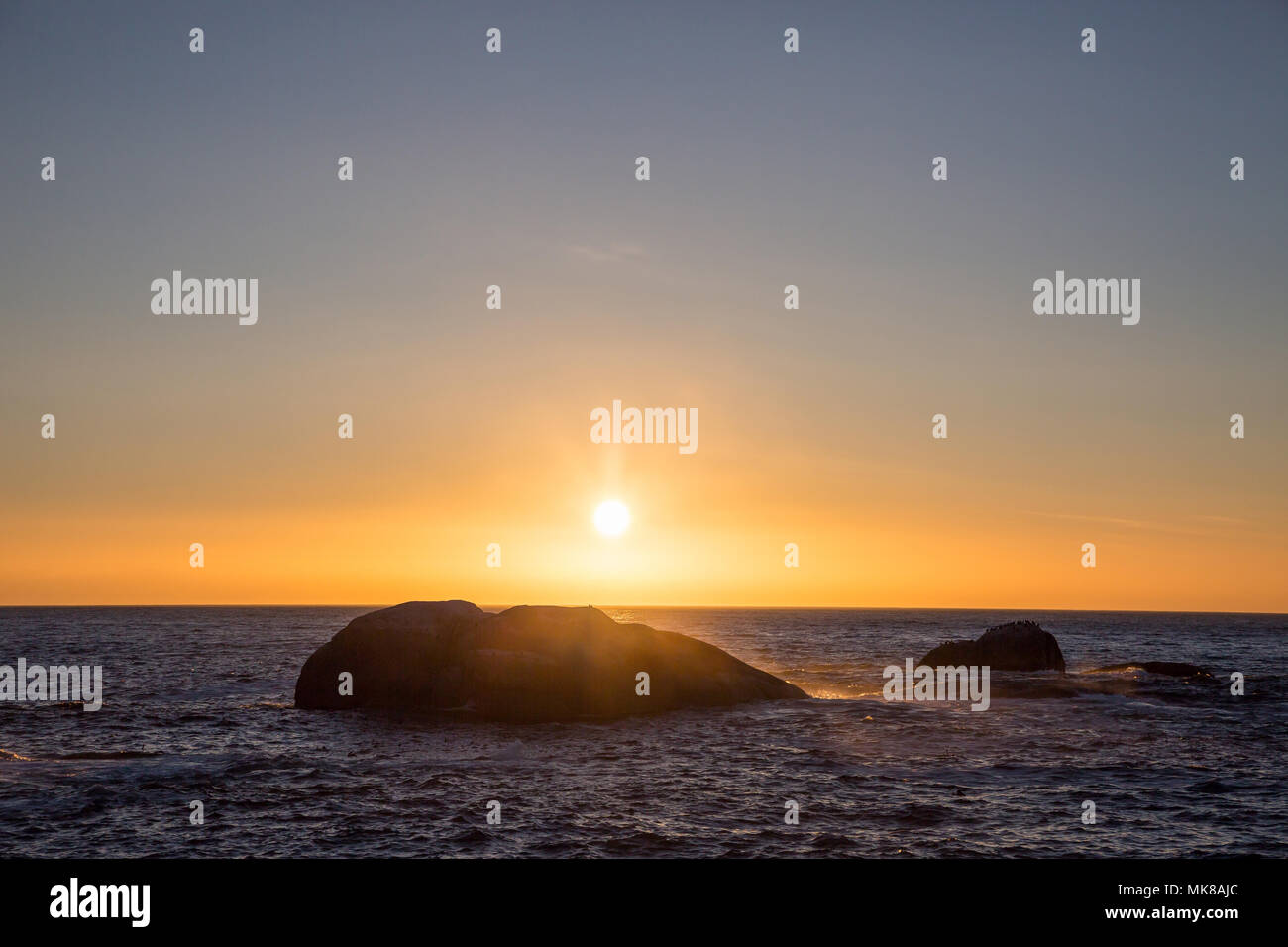 Big rocks in water hi-res stock photography and images - Alamy
