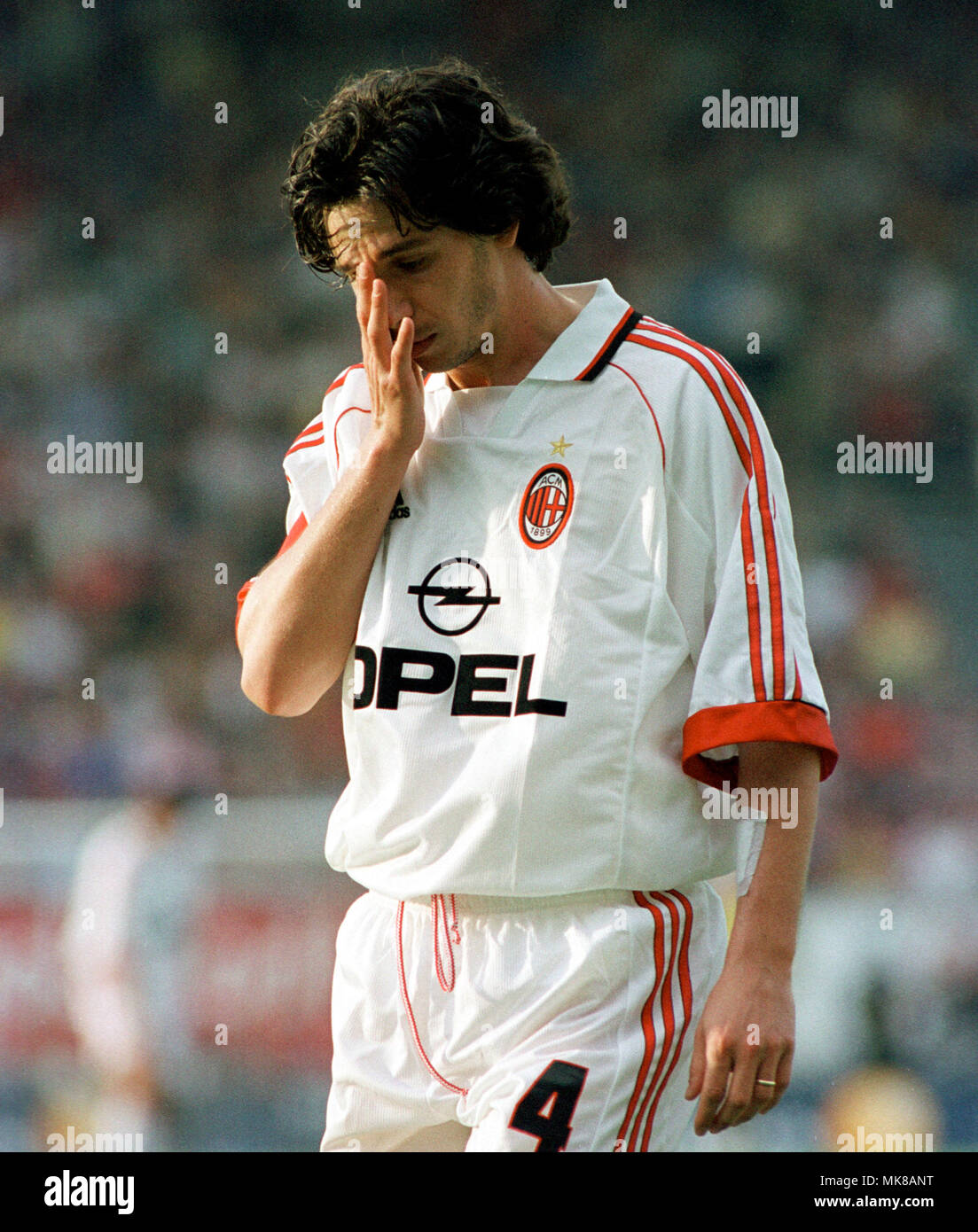 Football: Stadion am Bruchweg Mainz Germany 31.5.1999, international friendly match FC Bayern München (Munchen, Muenchen) vs AC Milan (Milano) --- Demetrio Albertini (Milan) Stock Photo