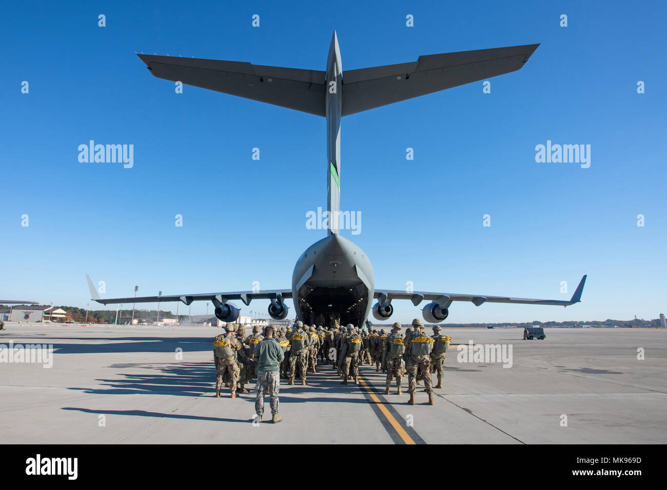 62 Airlift Wing High Resolution Stock Photography and Images - Alamy