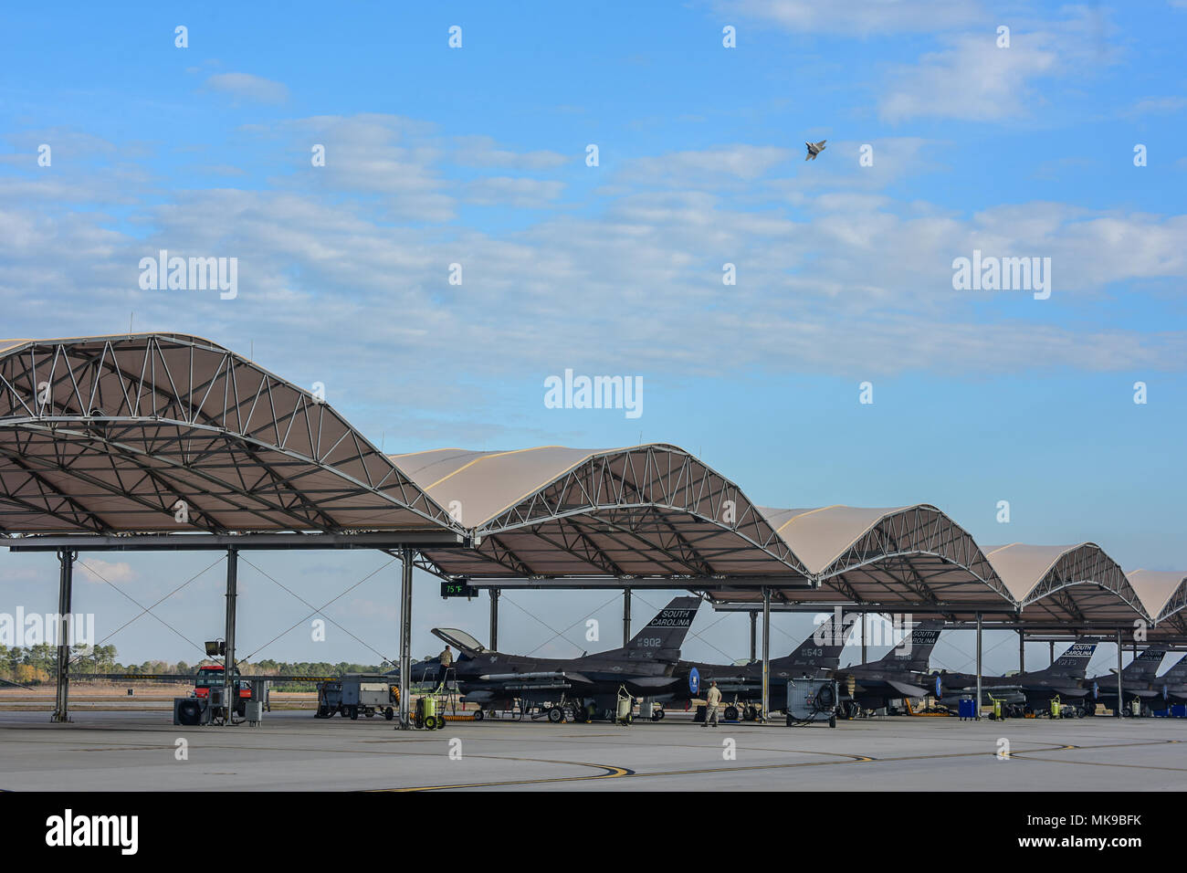 F 119 Raptor Twin pratt whitney f119 engines hi-res stock photography and images - Alamy