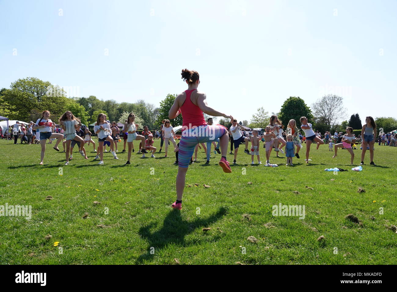 Lower Kingswood, Surrey UK . 7th May, 2018 Local children and some