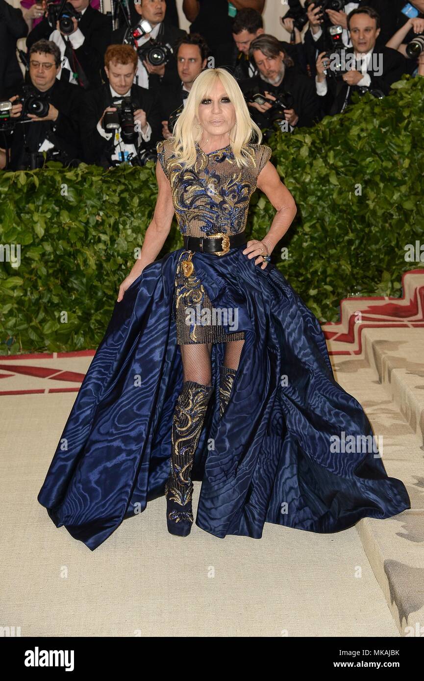 New York, NY, USA. 7th May, 2018. Donatella Versace, in Versace at arrivals  for Heavenly Bodies: Fashion and the Catholic Imagination Met Gala Costume  Institute Annual Benefit - Part 1, Metropolitan Museum