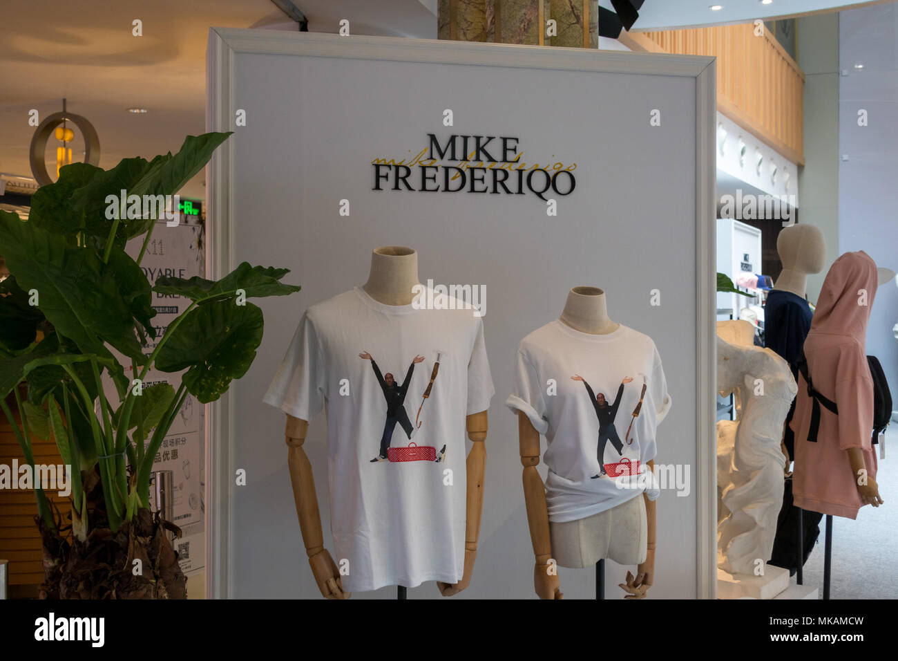 Louis Vuitton Jersey Gardens Malls Open Literacy Basics