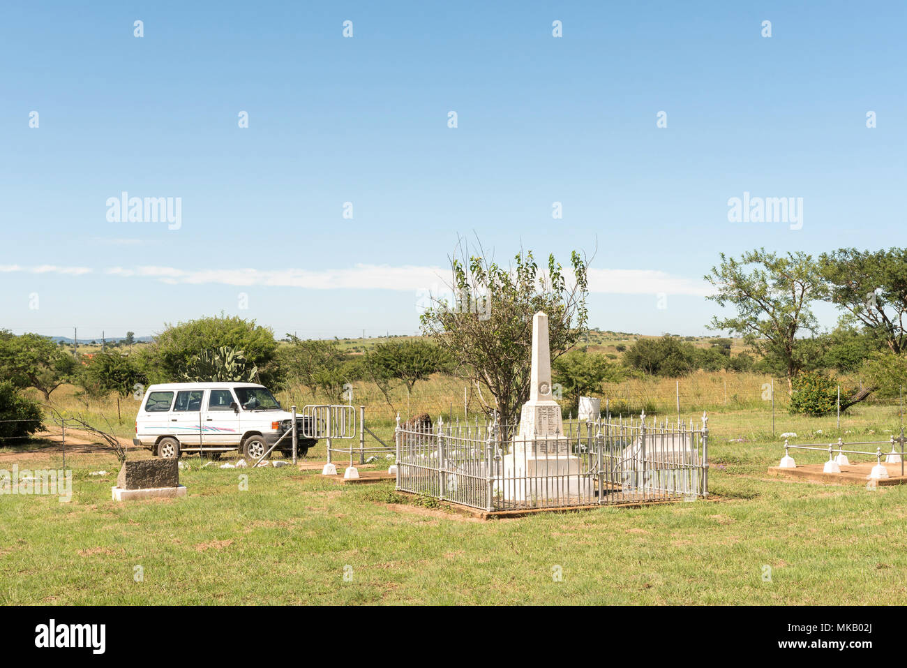 COLENSO, SOUTH AFRICA - MARCH 21, 2018: A vehicle and a monument at the entrance to the Clouston Garden of Rememberance for British soldiers killed in Stock Photo