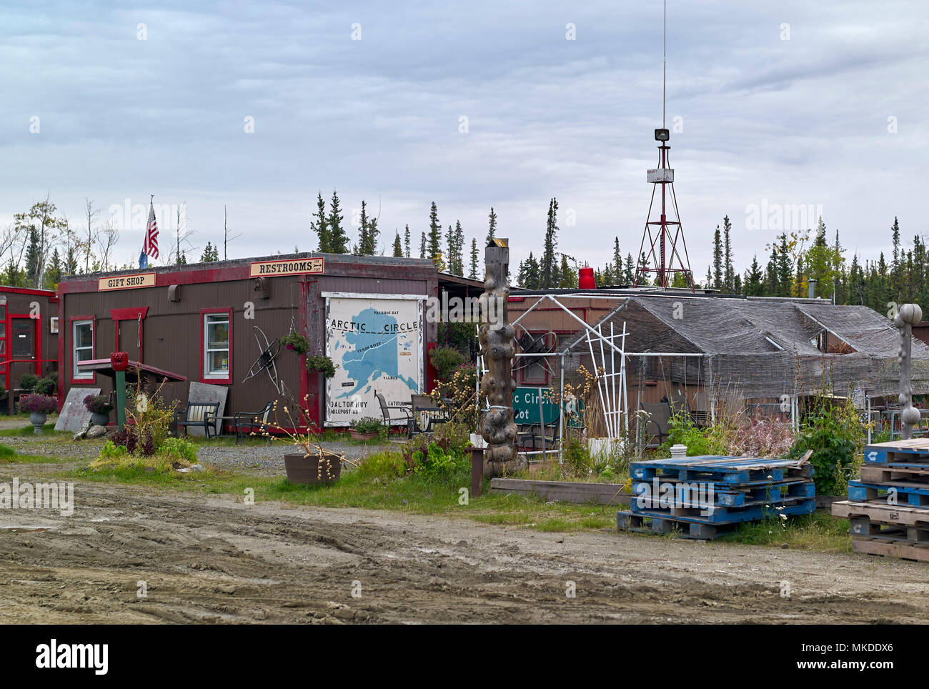 Dalton Highway from Fairbanks to Prudhoe Bay, At mile 60, gas station