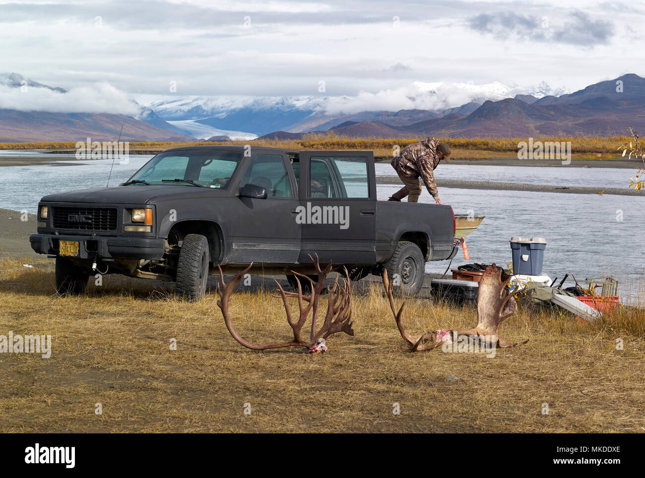 Hunting back near the Maclaren Glacier, Denali Highway from Paxson to