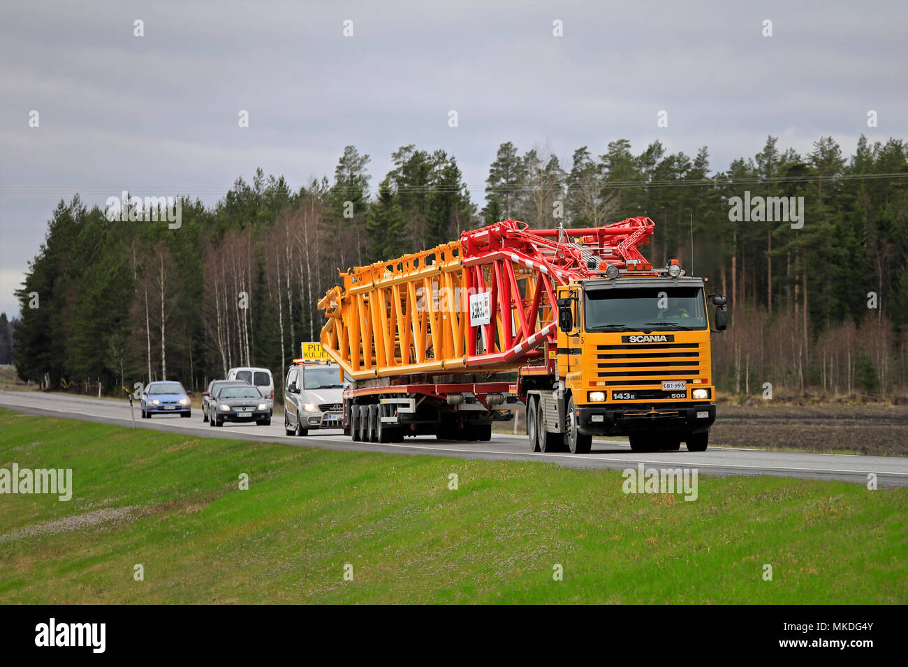 Oversize Load Semi Truck Stock Photos & Oversize Load Semi Truck Stock ...