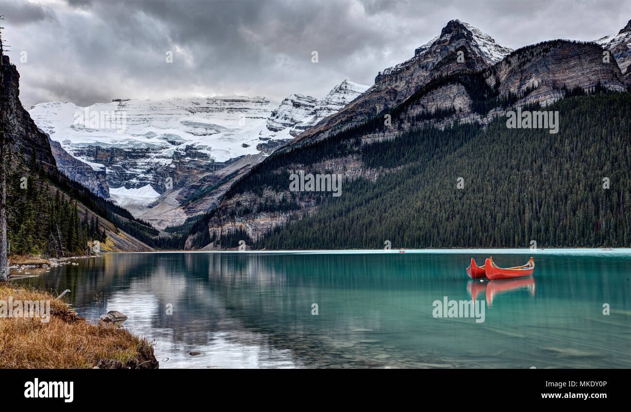 Lake Louise Alberta Red Canoe Rental serene Stock Photo Alamy