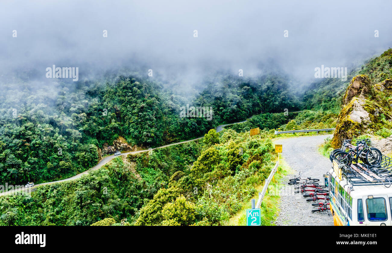 Cycling death road bolivia hi-res stock photography and images - Alamy