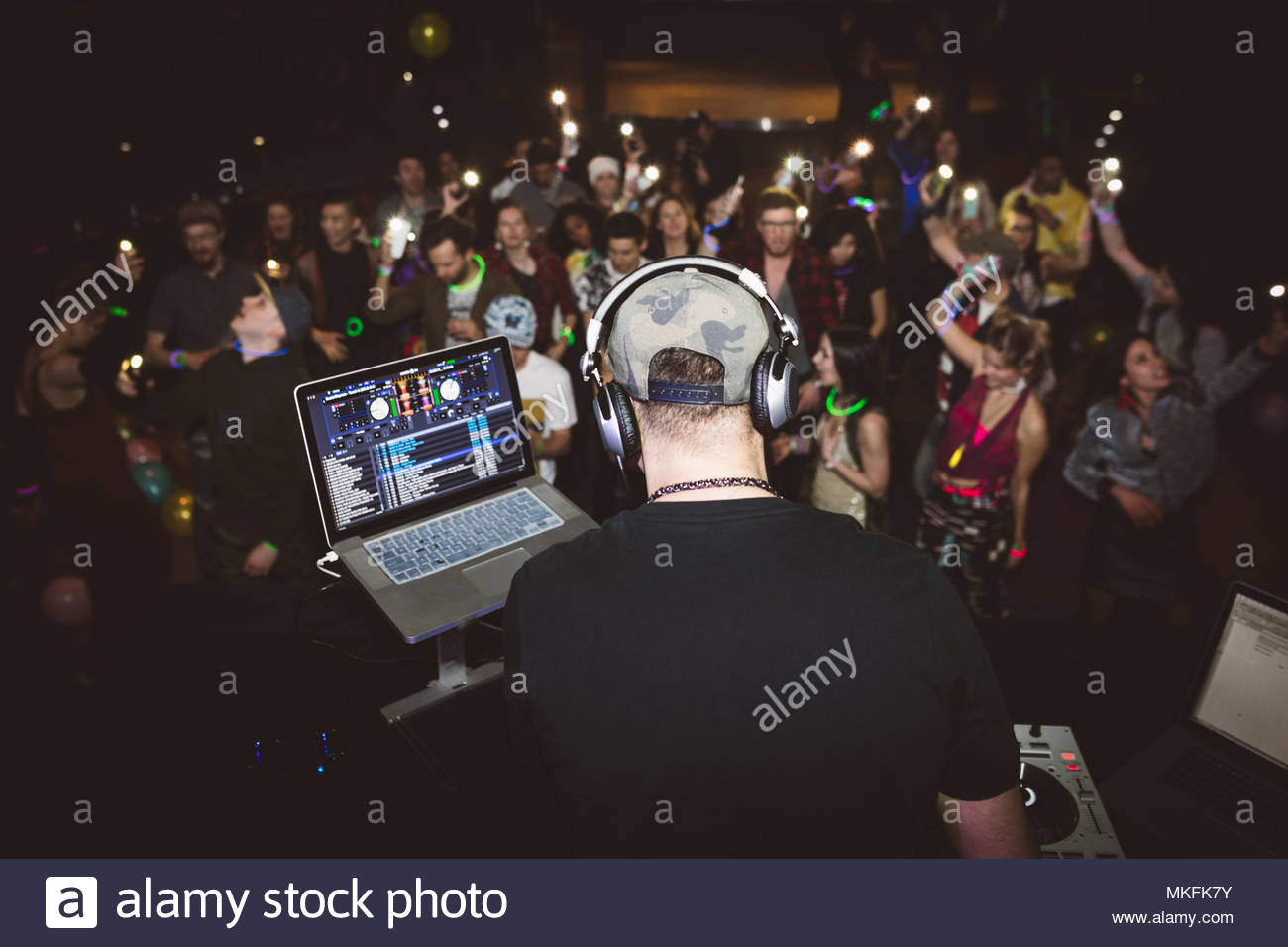 dj crowd hires stock photography and images Alamy